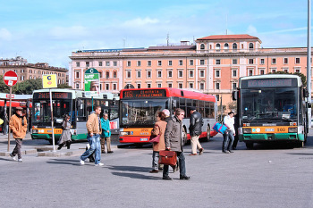 tourist attractions rome bus