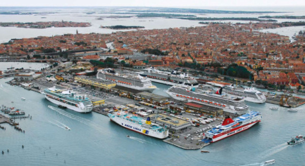 cruise ships in port venice