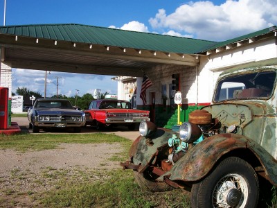 Vintage gas station on Route 66, Oklahoma (Scarborough photo)