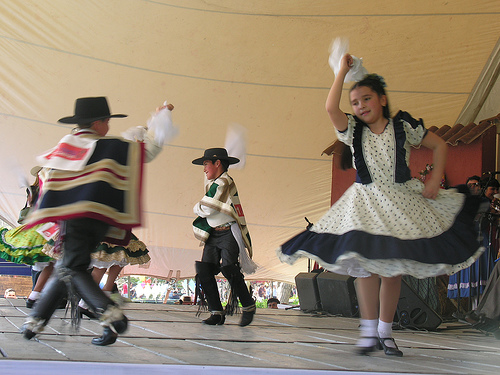 Traditional dances in Chile (courtesy Paolo! at flickr's Creative Commons)