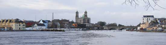 The Shannon Weir in Athlone flooded