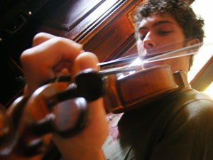 neil digs into his fiddle