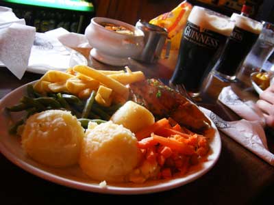 the roast chicken lunch plate and 2 pints of stout at The Shack pub in Athlone
