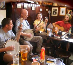 Amber Moon and the traditional Irish music session in Sean's Bar, Athlone