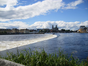 The Shannon Weir in Athlone is higher in July 2007 than for years previous