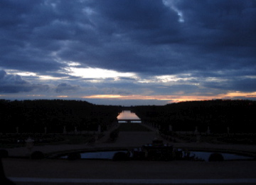 loris-versailles-sunset.jpg
