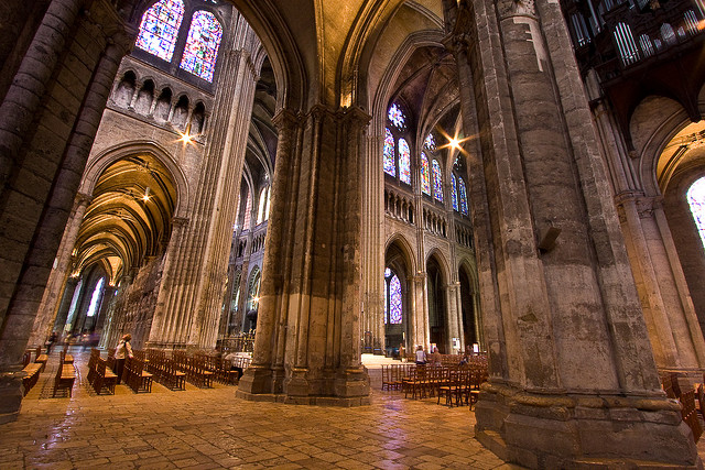 How to get to Chartres from Paris