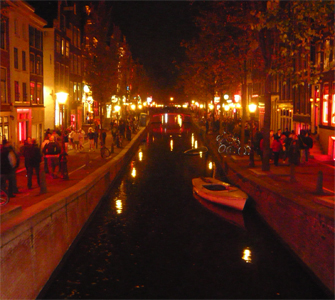 Hostels in Amsterdam&#8217;s Red District: Travel Guide